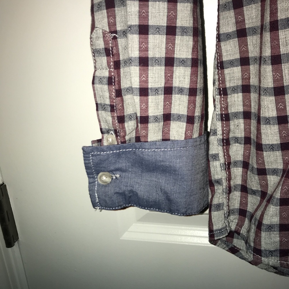 Long sleeve men’s button up. Never worn - Picture 3 of 4